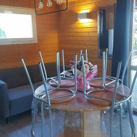 Cape Sur Le Mont Saint Loup בקתה