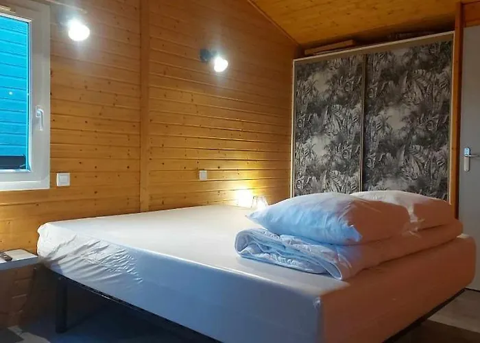 شاليه Cape Sur Le Mont Saint Loup