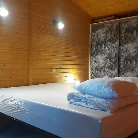 Alpstuga Cape Sur Le Mont Saint Loup