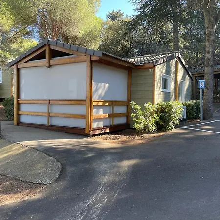 Cape Sur Le Mont Saint Loup Σαλέ