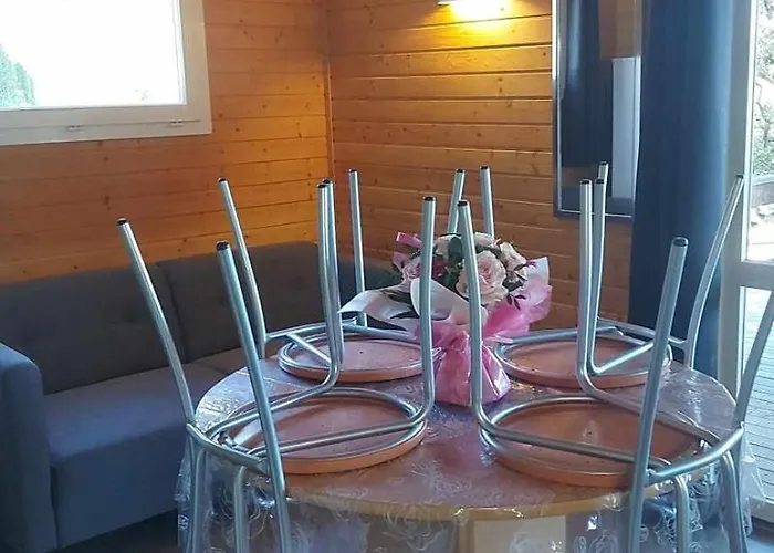 Cape Sur Le Mont Saint Loup シャレー