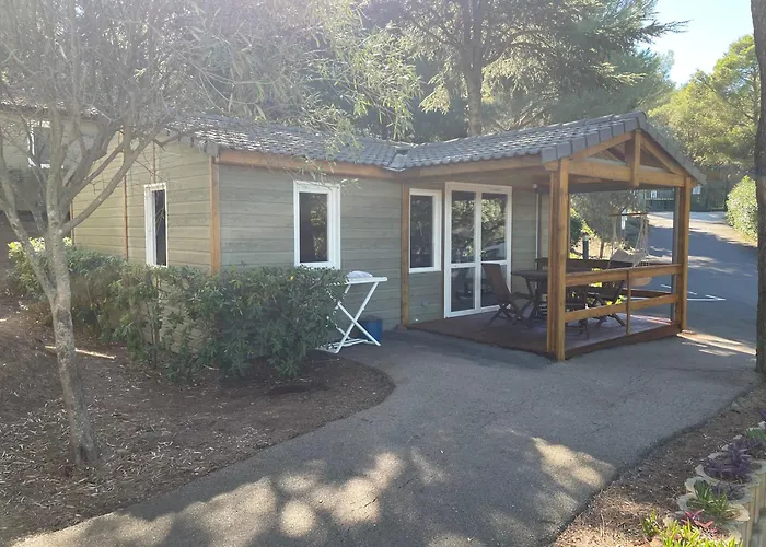 Cape Sur Le Mont Saint Loup * アグド